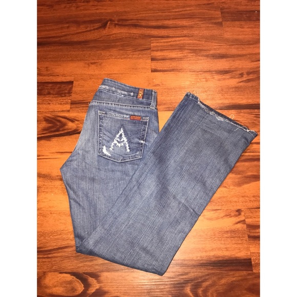 7 For All Mankind Ladies distressed Jeans - Picture 2 of 7